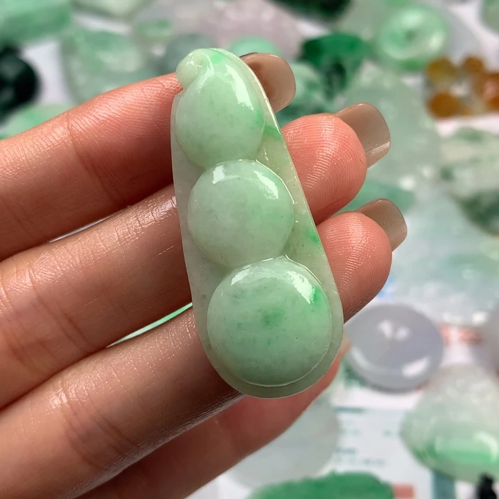 定制翡翠未镶嵌翡翠