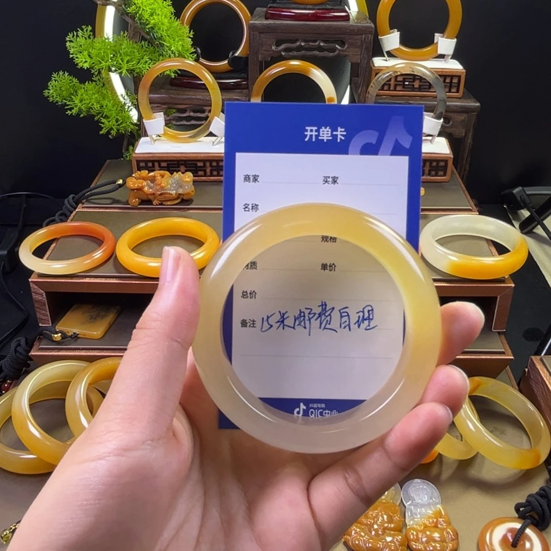 未镶嵌手镯石英质玉
