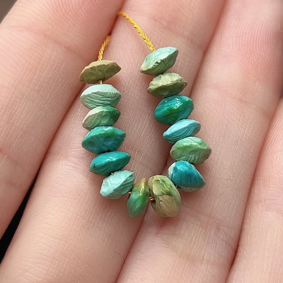 绿松石未镶嵌珠宝奇石