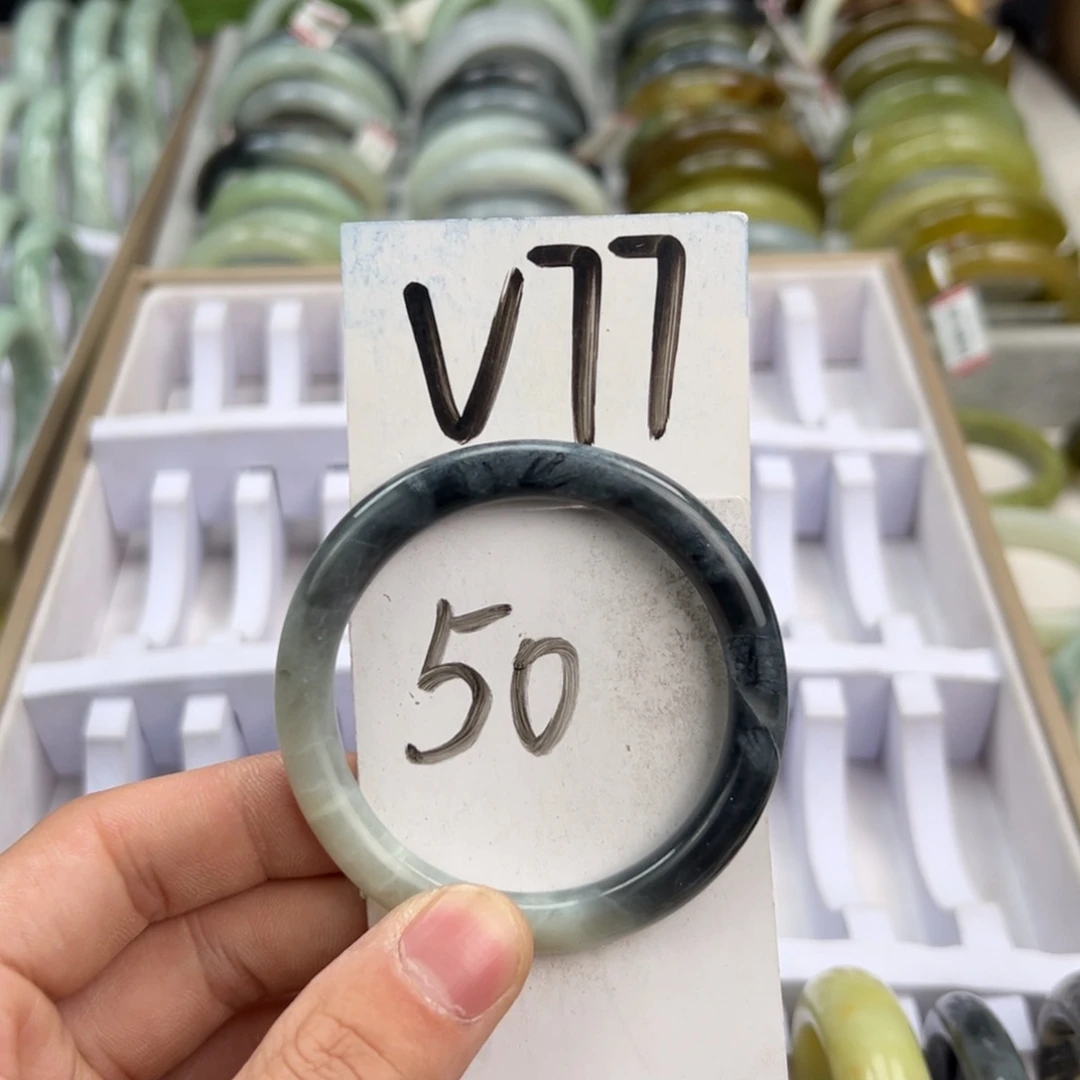 岫玉手镯未镶嵌天然岫玉微瑕，可以正常佩戴