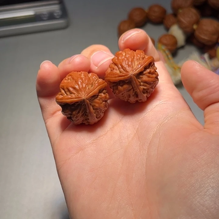 把件文玩核桃三棱588