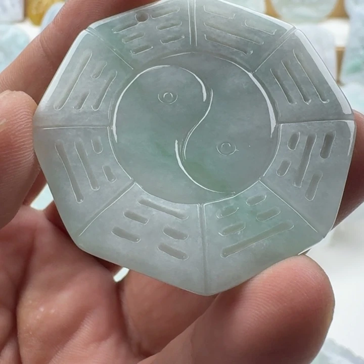 翡翠未镶嵌颈饰天然缅甸A货翡翠