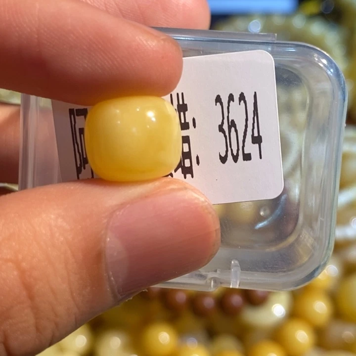 琥珀未镶嵌珠宝奇石3624