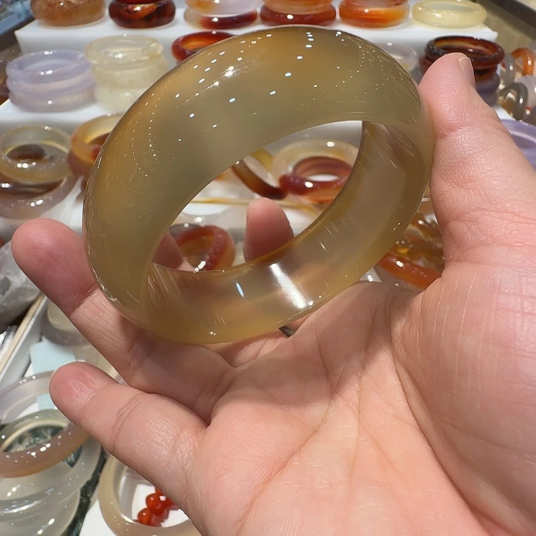 R***高玛瑙/玉髓未镶嵌手镯