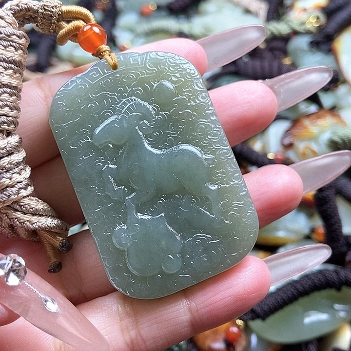 和田玉颈饰未镶嵌双面