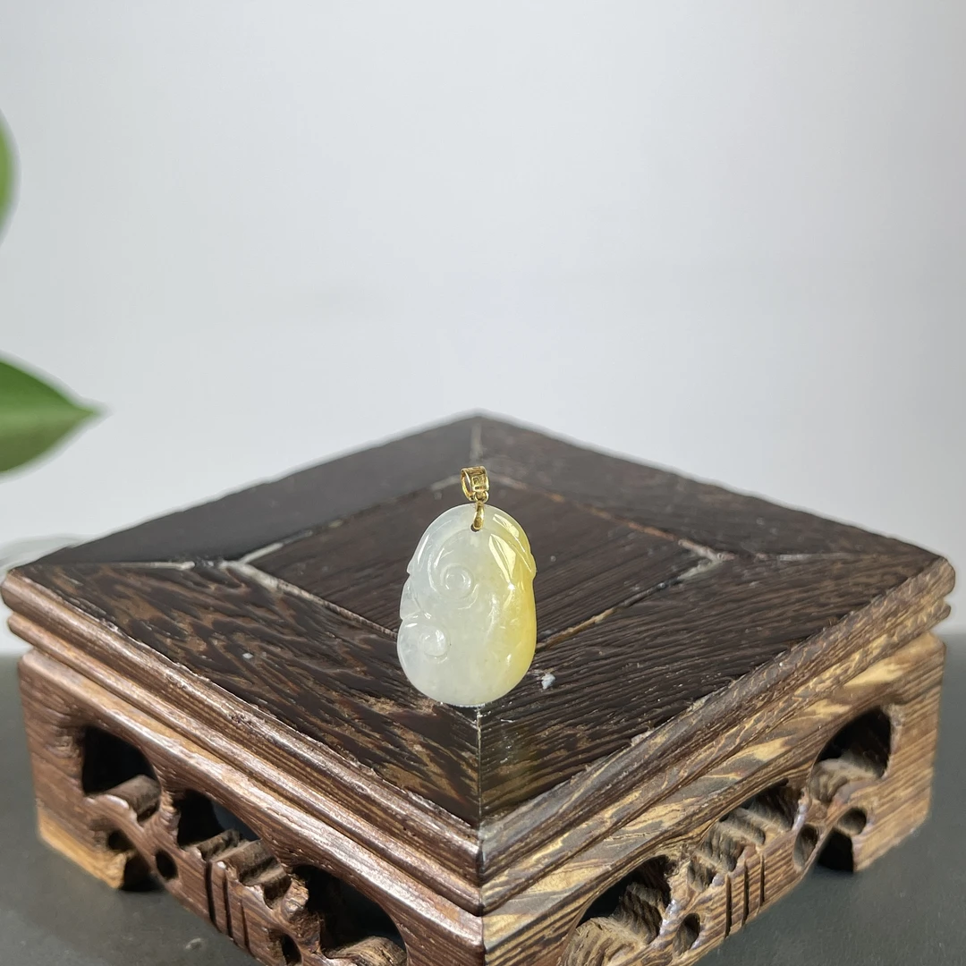 JTB22-012  天然缅甸A货翡翠  18K扣头如意