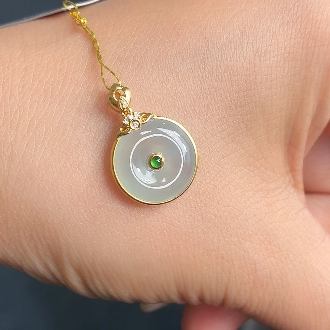 翡翠18K金镶嵌颈饰