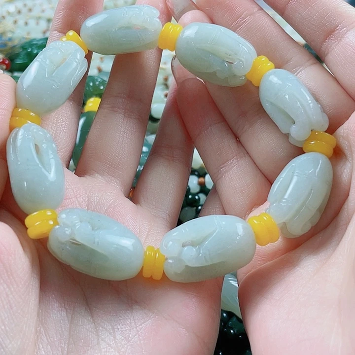 颈饰未镶嵌和田玉