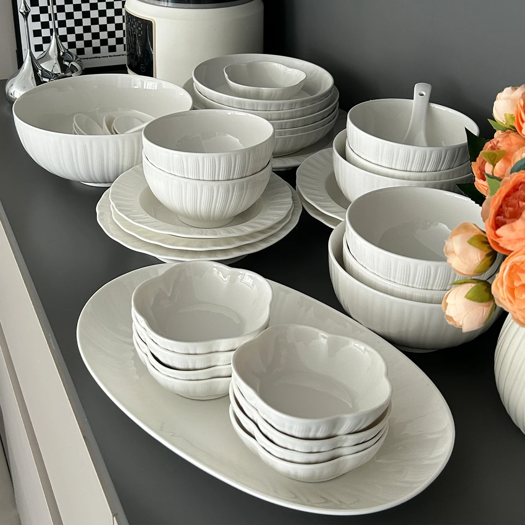 纯白釉下彩2025新款陶瓷餐具套装轻奢高级感碗碟套装家用乔迁