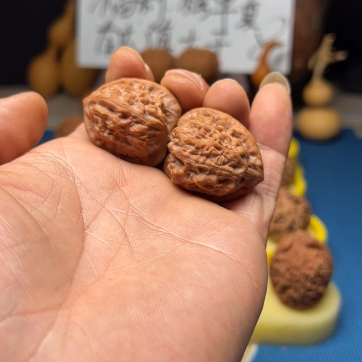 风***人吊坠文玩核桃山地野生三角
