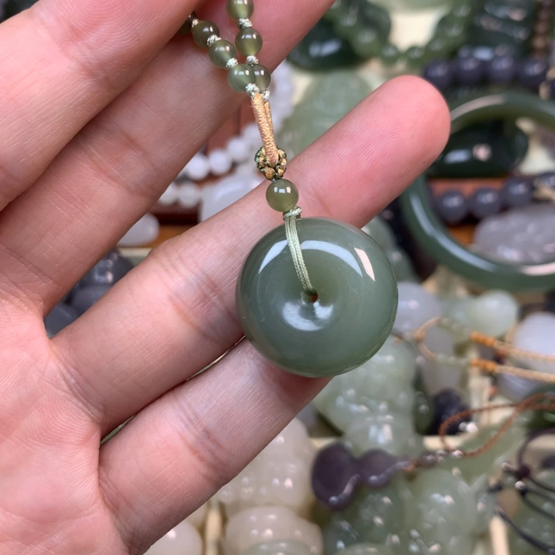 【闪购商品】颈饰未镶嵌和田玉