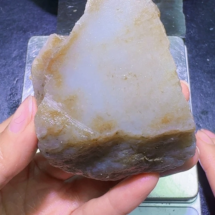未镶嵌和田玉（糖玉）珠宝半成品