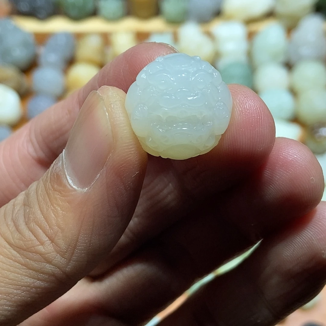 和田玉未镶嵌颈饰定制