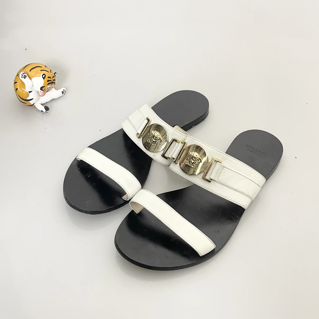 95新 VERSACE/范思哲 36码versave范思哲拖鞋95新