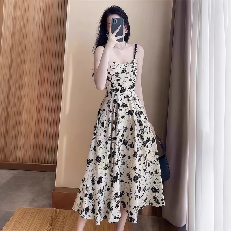 碎花吊带连衣裙女2025夏季新法式干枯玫瑰高级感气质收腰长款裙子