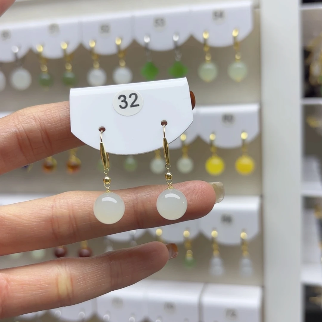 18K金镶嵌和田玉耳饰