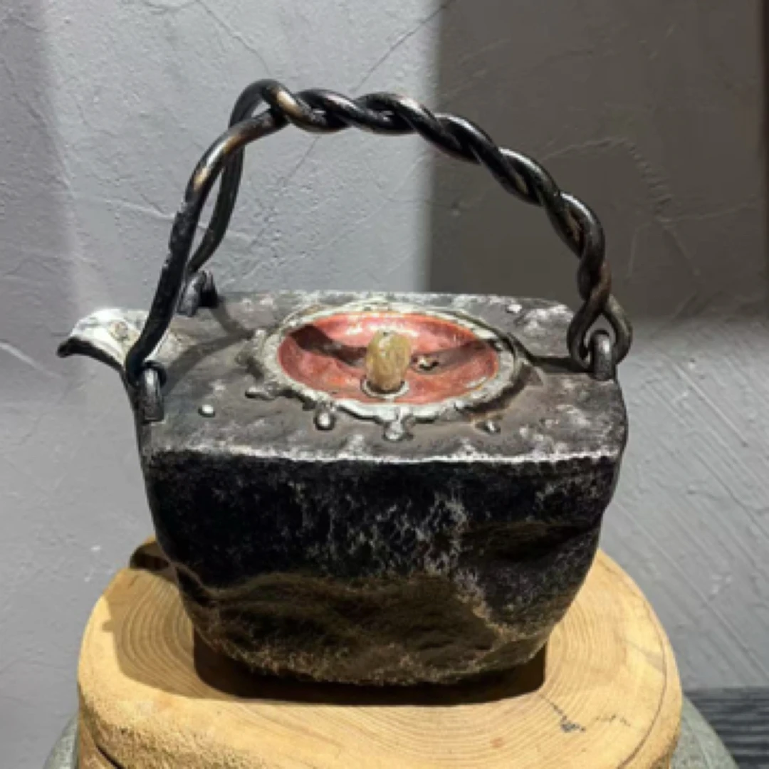 一张打煮水壶手工锻打制作