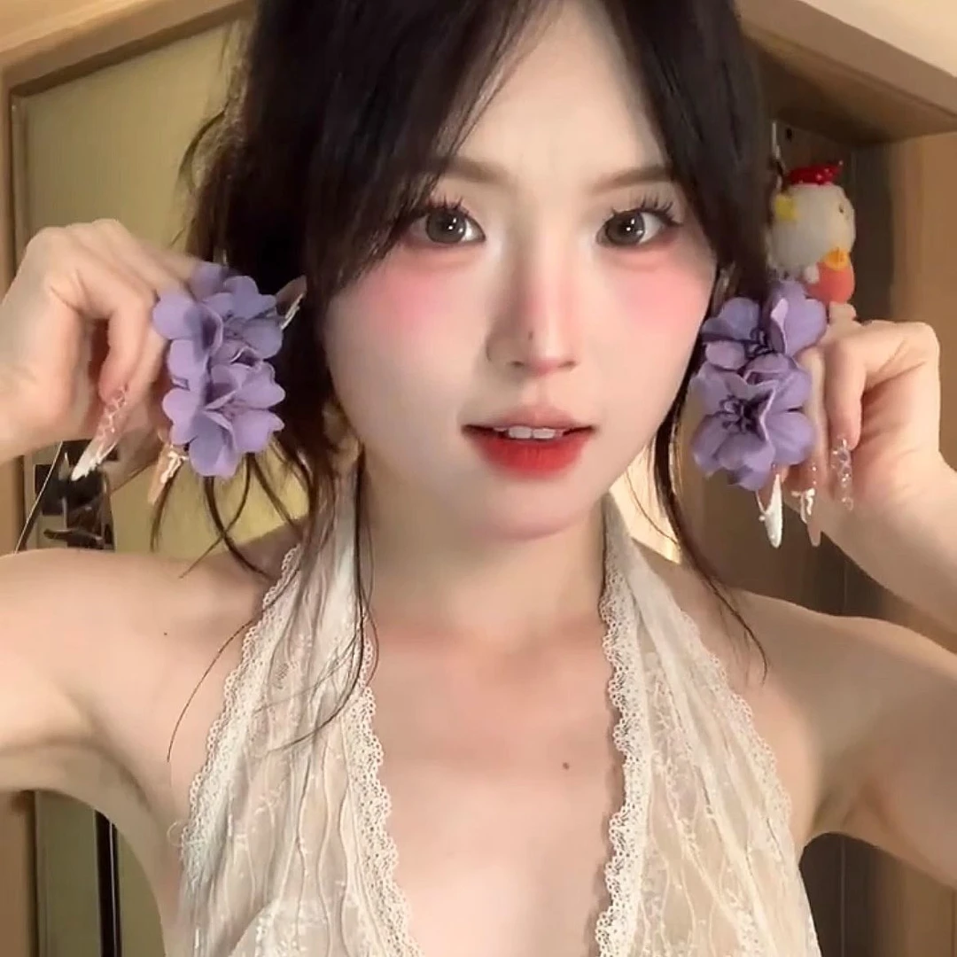 明媚少女紫色花朵耳环女超仙氛围感森系耳钉度假风夸张方圆脸耳饰