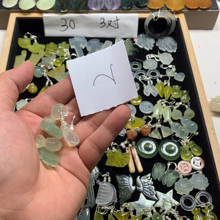 英***东蛇纹石玉合金发夹