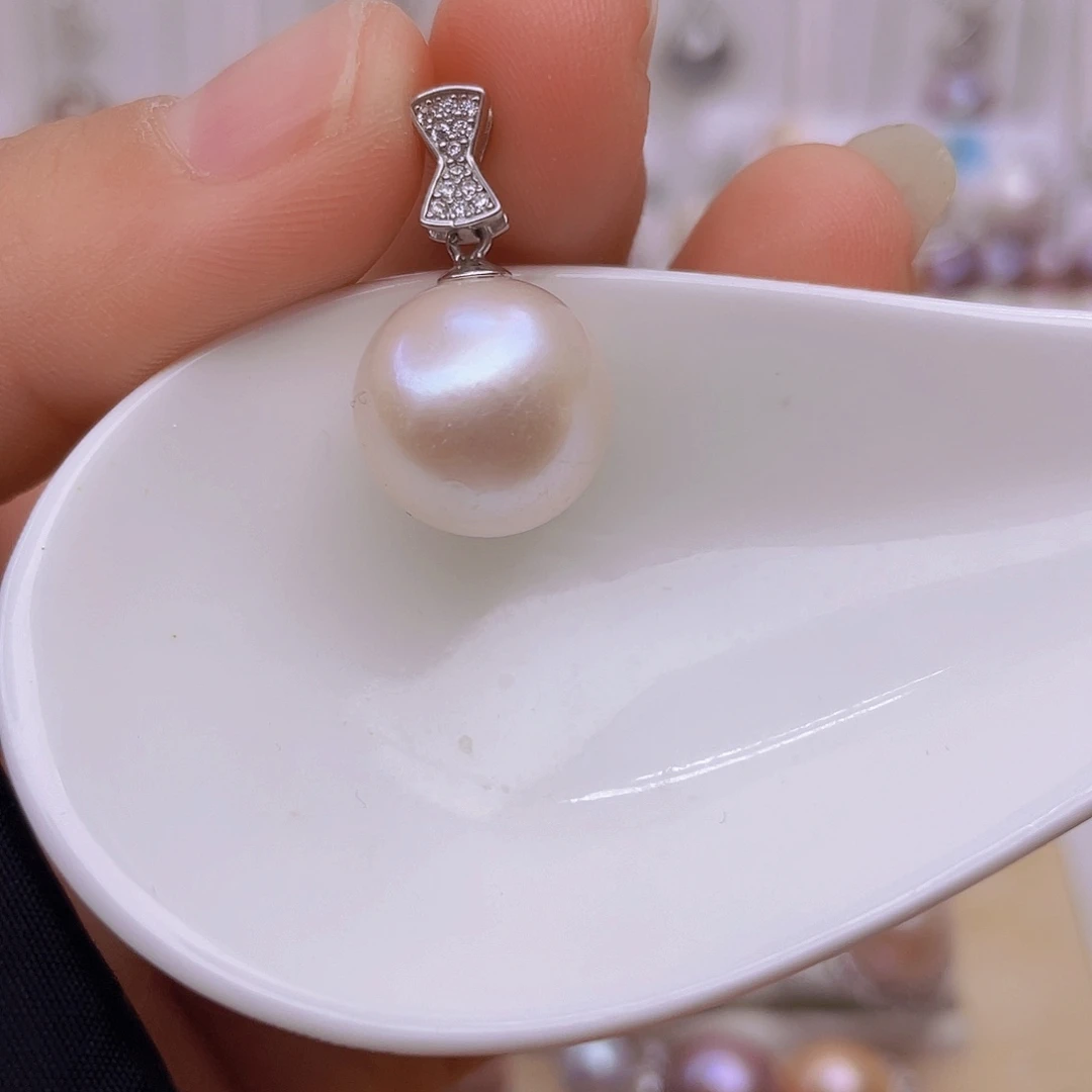 银S925镶嵌吊坠(赠链)淡水珍珠