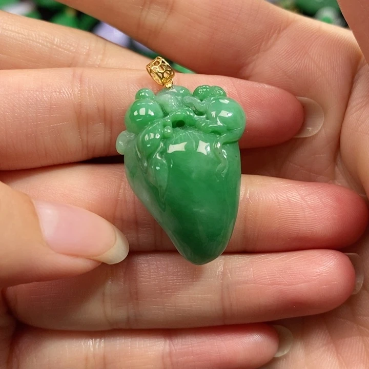 颈饰未镶嵌翡翠吊坠