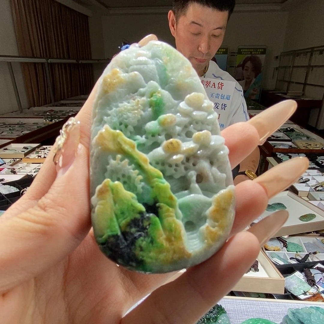 翡翠未镶嵌颈饰翡翠