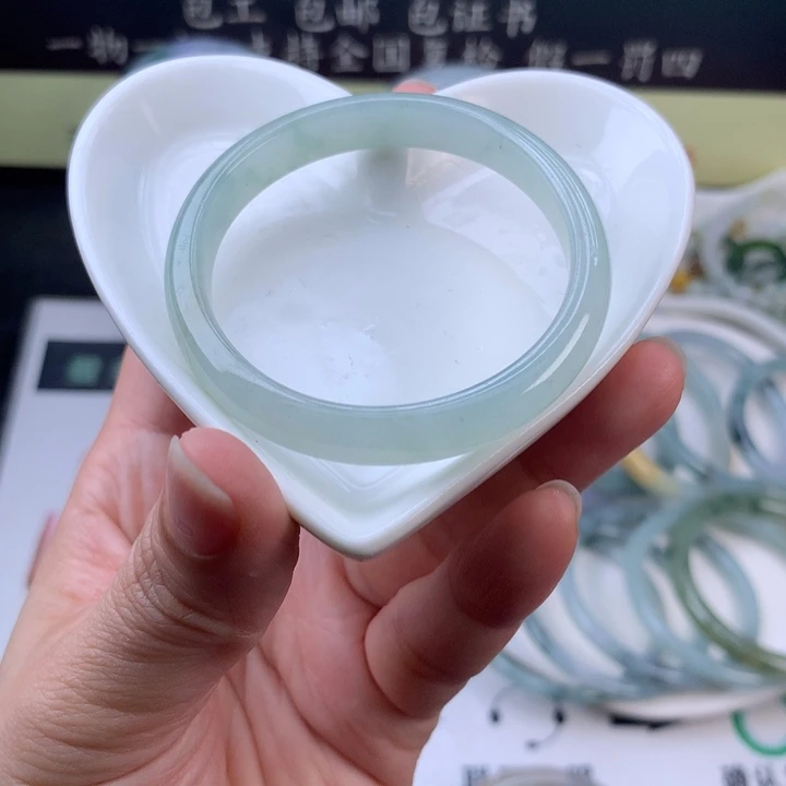 【闪购商品】未镶嵌定制翡翠53贵妃
