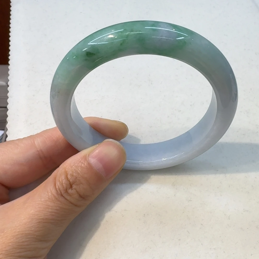 翡翠未镶嵌手镯58圈口 小包容