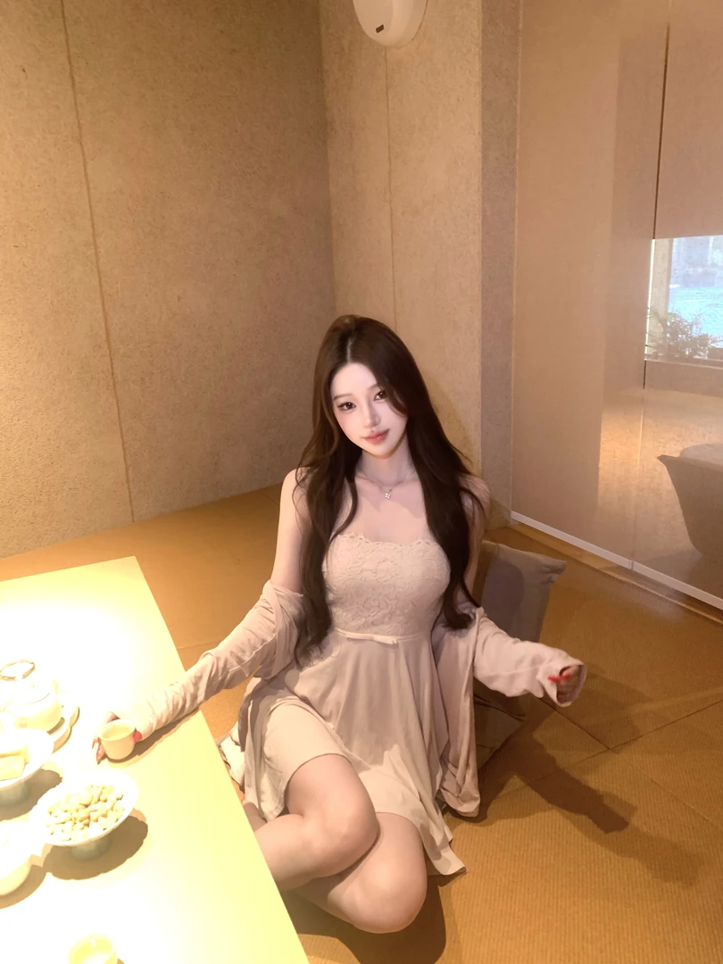 优雅纯欲温柔气质小众修身显瘦蕾丝吊带连衣裙+轻薄针织开衫女