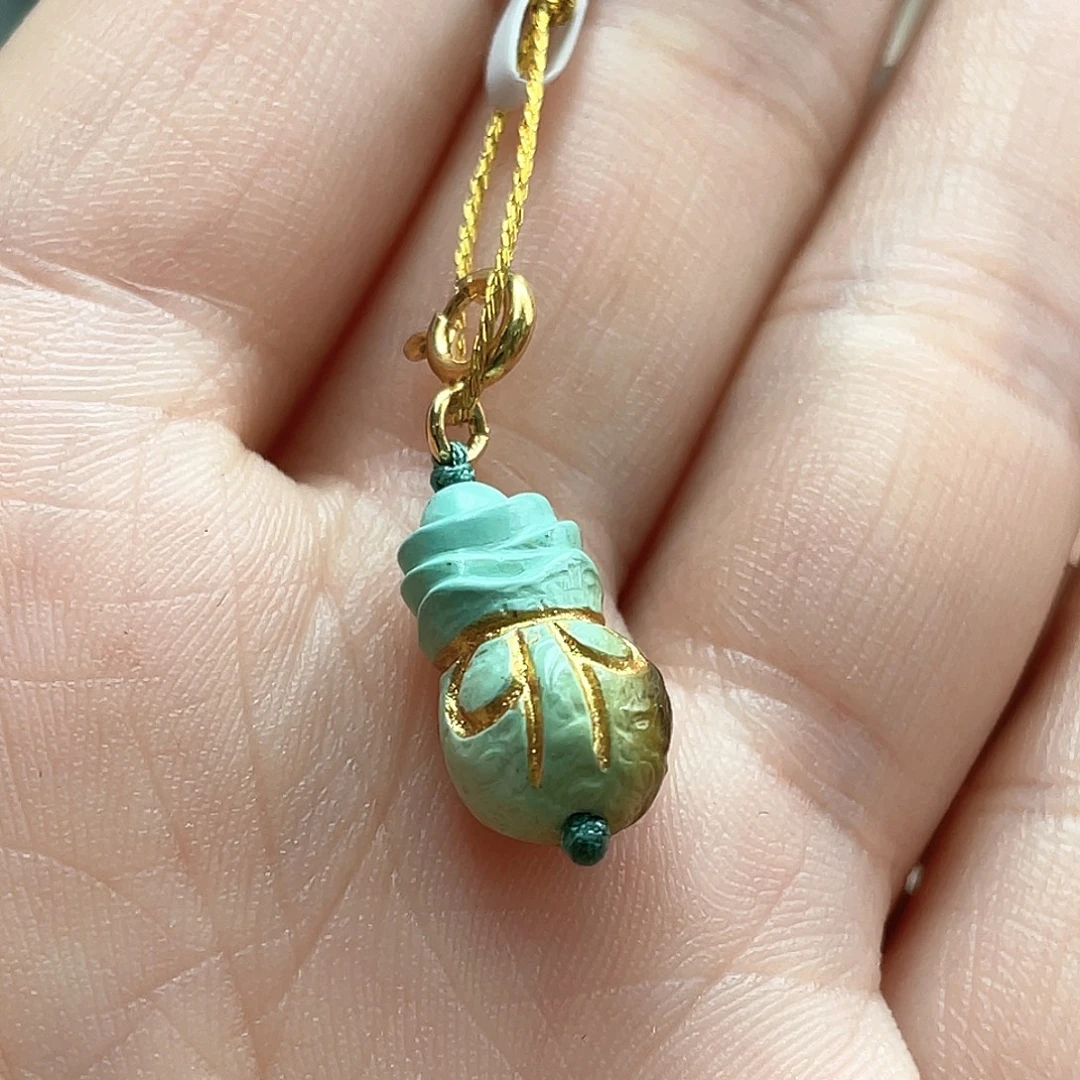 未镶嵌绿松石颈饰