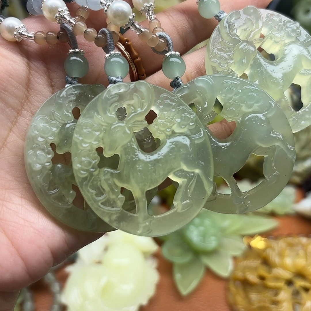 蛇纹石玉未镶嵌吊坠