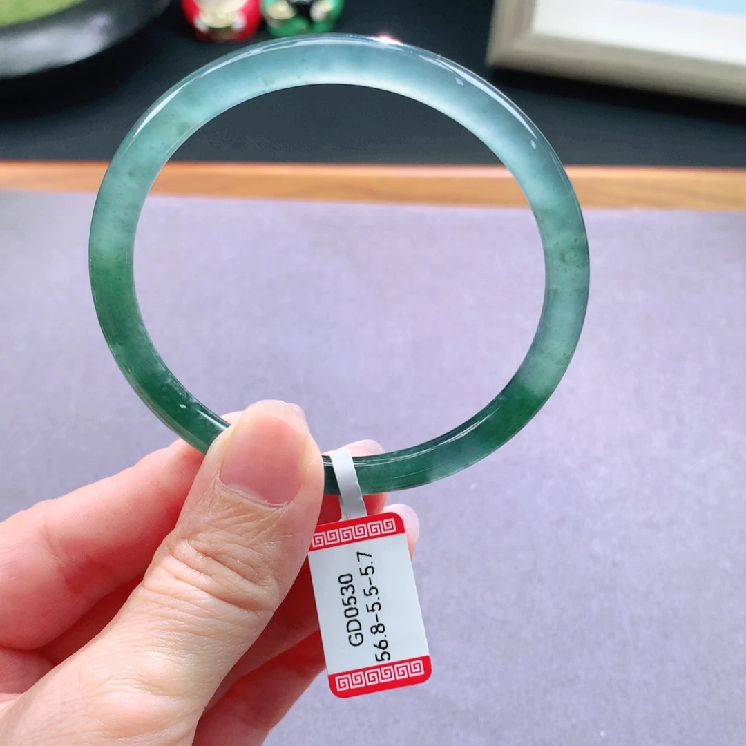 翡翠手镯未镶嵌天然翡翠手镯