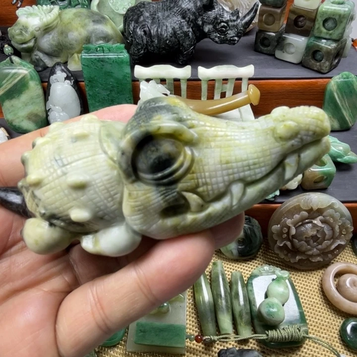 独山玉未镶嵌珠宝半成品