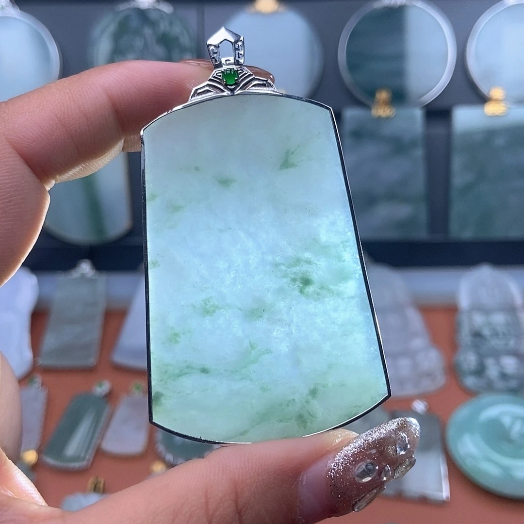 翡翠18K金镶嵌吊坠(不含链)