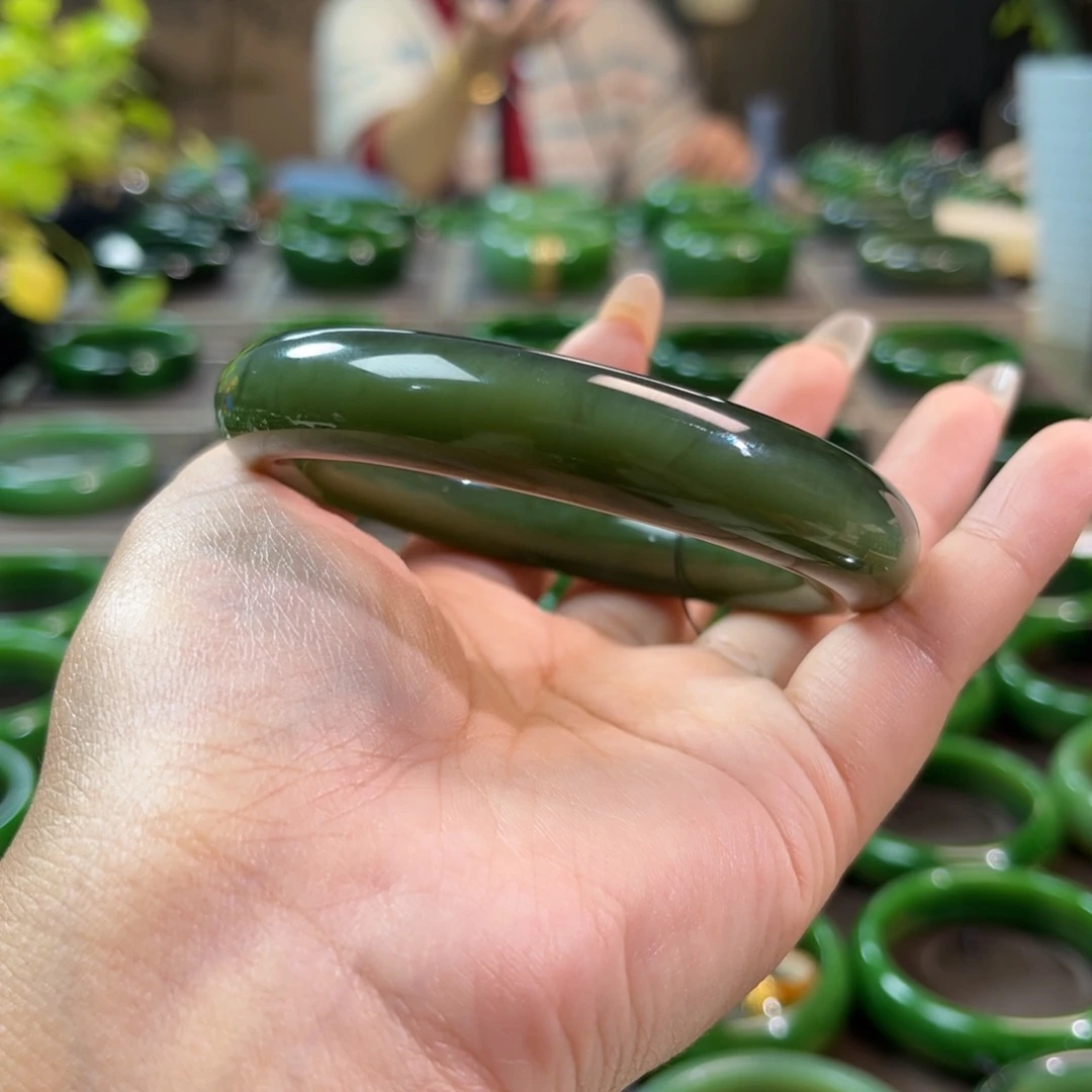 未镶嵌手镯（圆镯）和田玉（碧玉）5758金猫碧玉