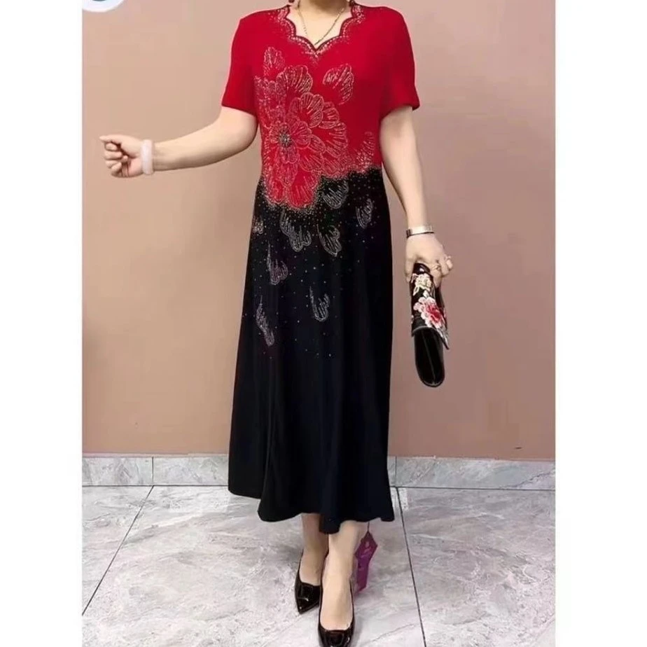 02新款气质v领短袖拼接绣花烫钻遮肉显瘦裙