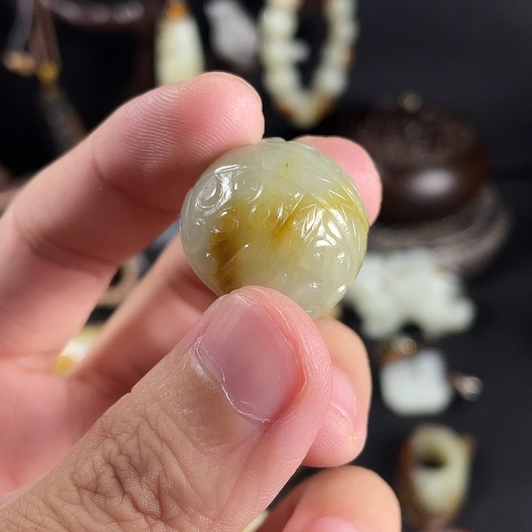 凡***凡和田玉未镶嵌颈饰