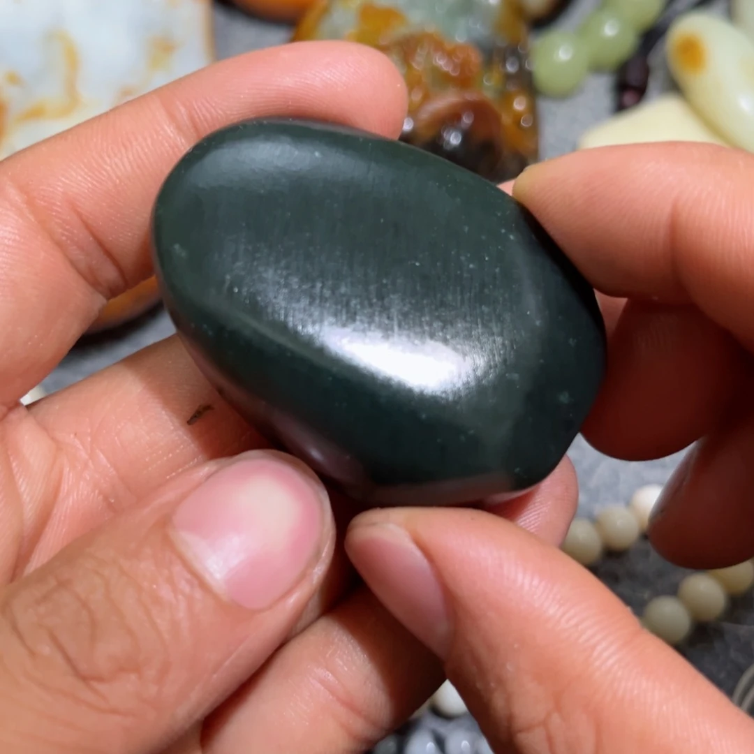 和田玉（糖玉）未镶嵌珠宝奇石