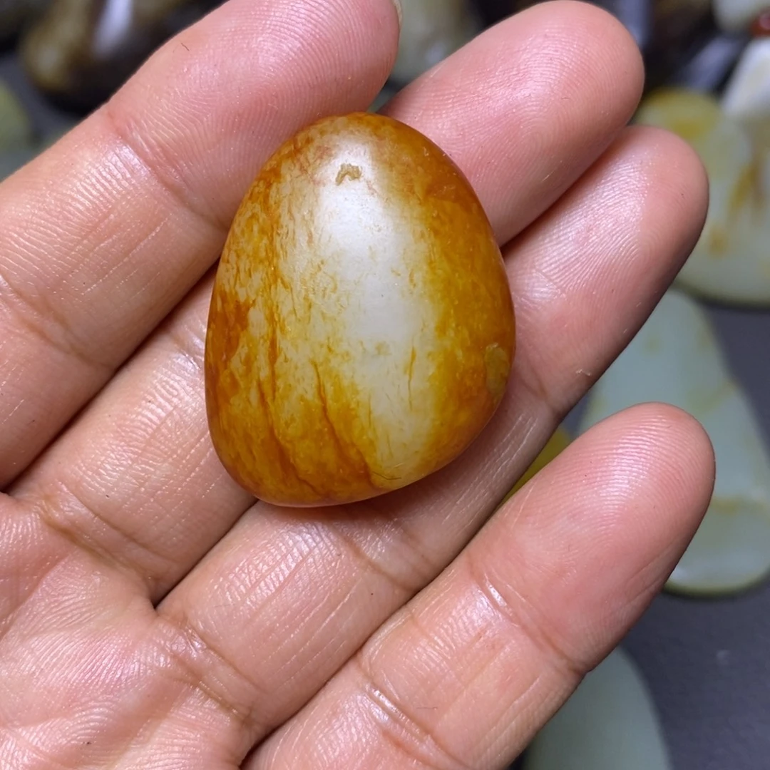 未镶嵌和田玉（糖玉）挂件