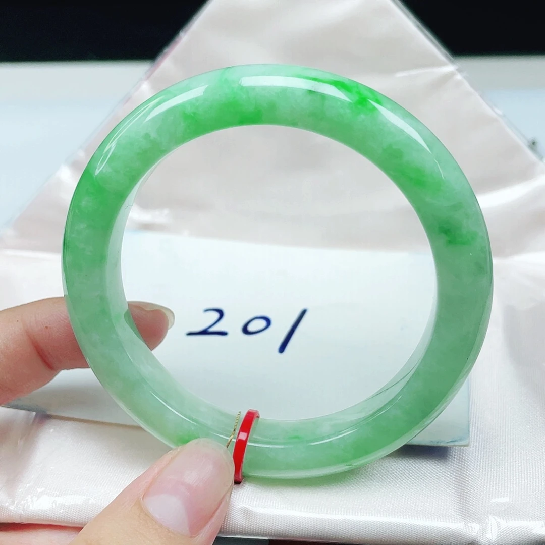 翡翠未镶嵌手镯正圈52.5