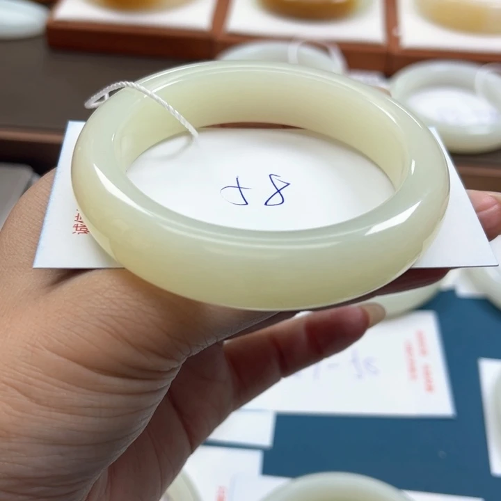 未镶嵌手镯和田玉c****刁