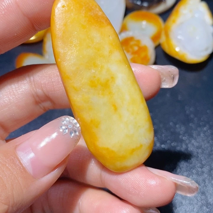 和田玉未镶嵌珠宝奇石