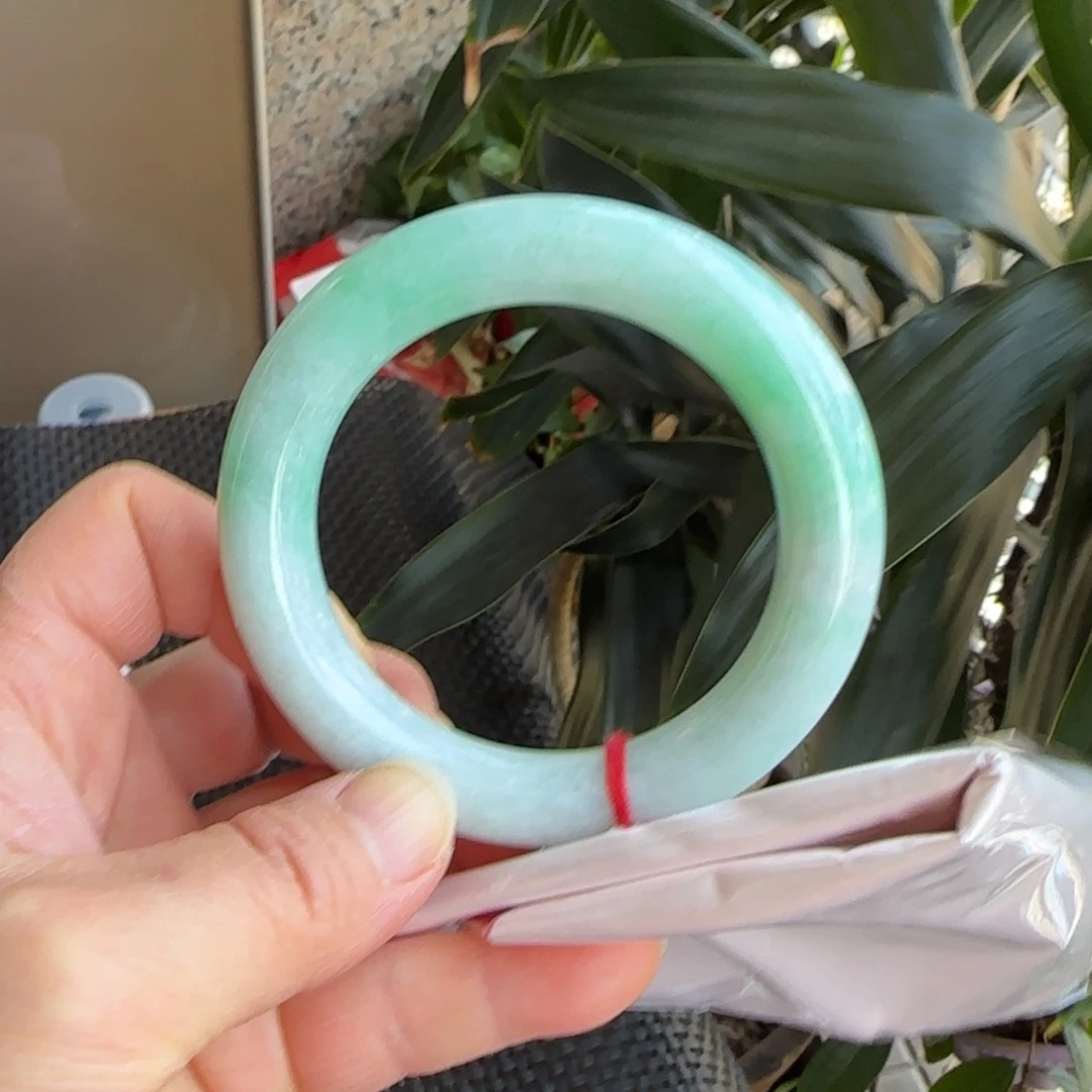 翡翠未镶嵌手镯54.8圆条手镯