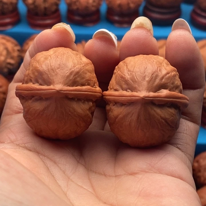 核桃精品文玩核桃手捻大河豚