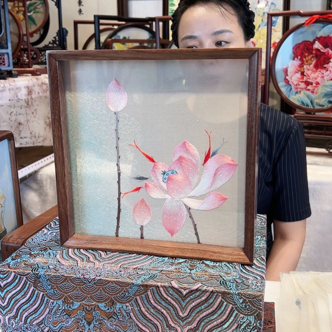 织绣苏绣摆台手工胡桃木