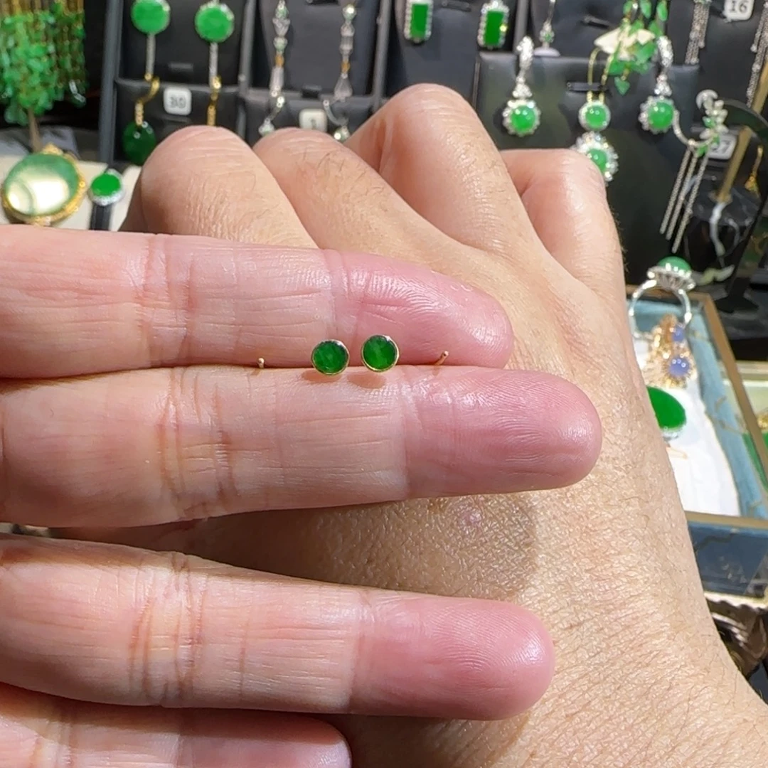 翡翠18K金镶嵌颈饰耳钉