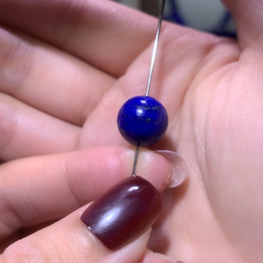 青金石未镶嵌天然原矿单圆珠12. 4 m