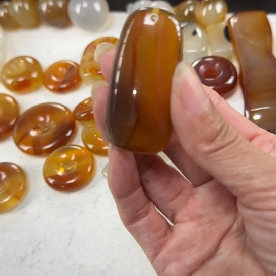 玛瑙/玉髓颈饰未镶嵌T****约