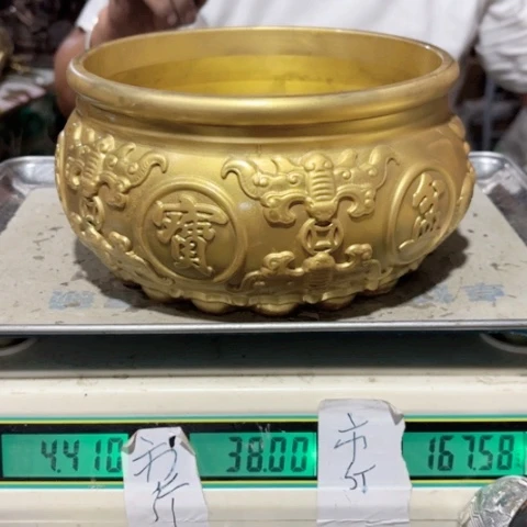 5640000000000000