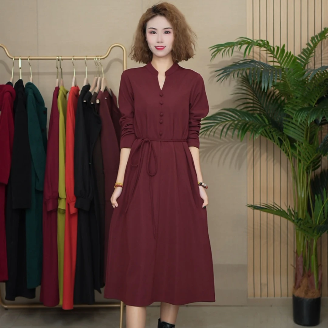 8504[品尚]春装新款钻石V领显高显瘦长款百搭中老年连衣裙大码女